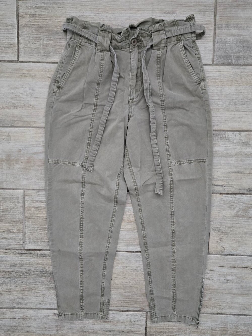 Blank NYC Paper Bag Pants Women’s Army High Rise Zip Ankle Capri Tie Waist 27